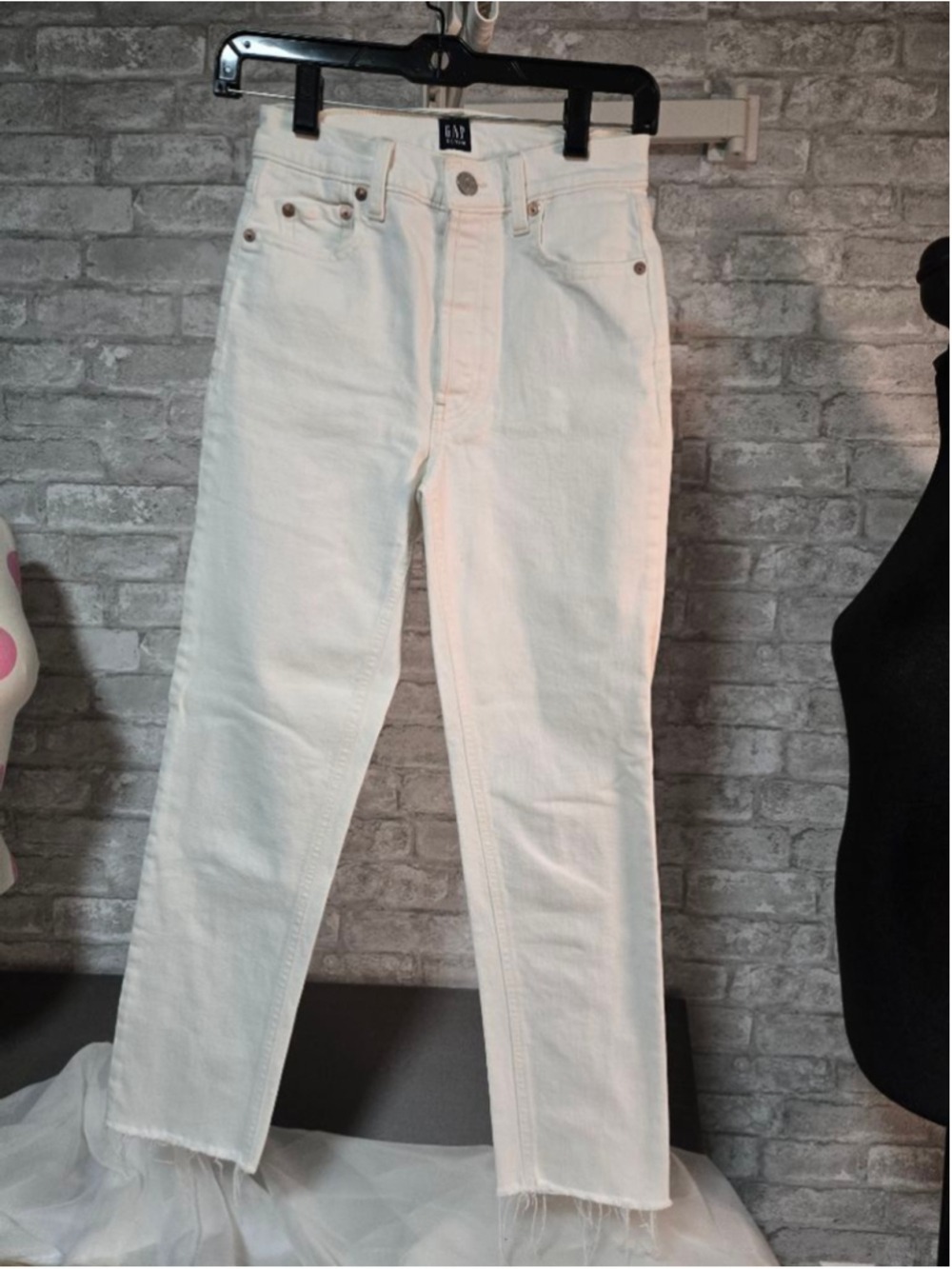 GAP White Cheeky Straight Leg Jeans Size 00